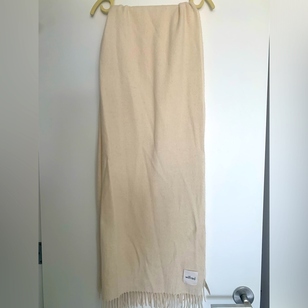 Aritzia Wilfred Wool Scarf in White